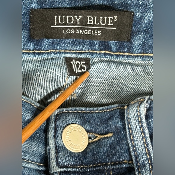 Judy Blue Jeans Womens Size 1/25 Skinny Fit High Rise Raw Cut Out Hem JB88459 - Picture 3 of 15